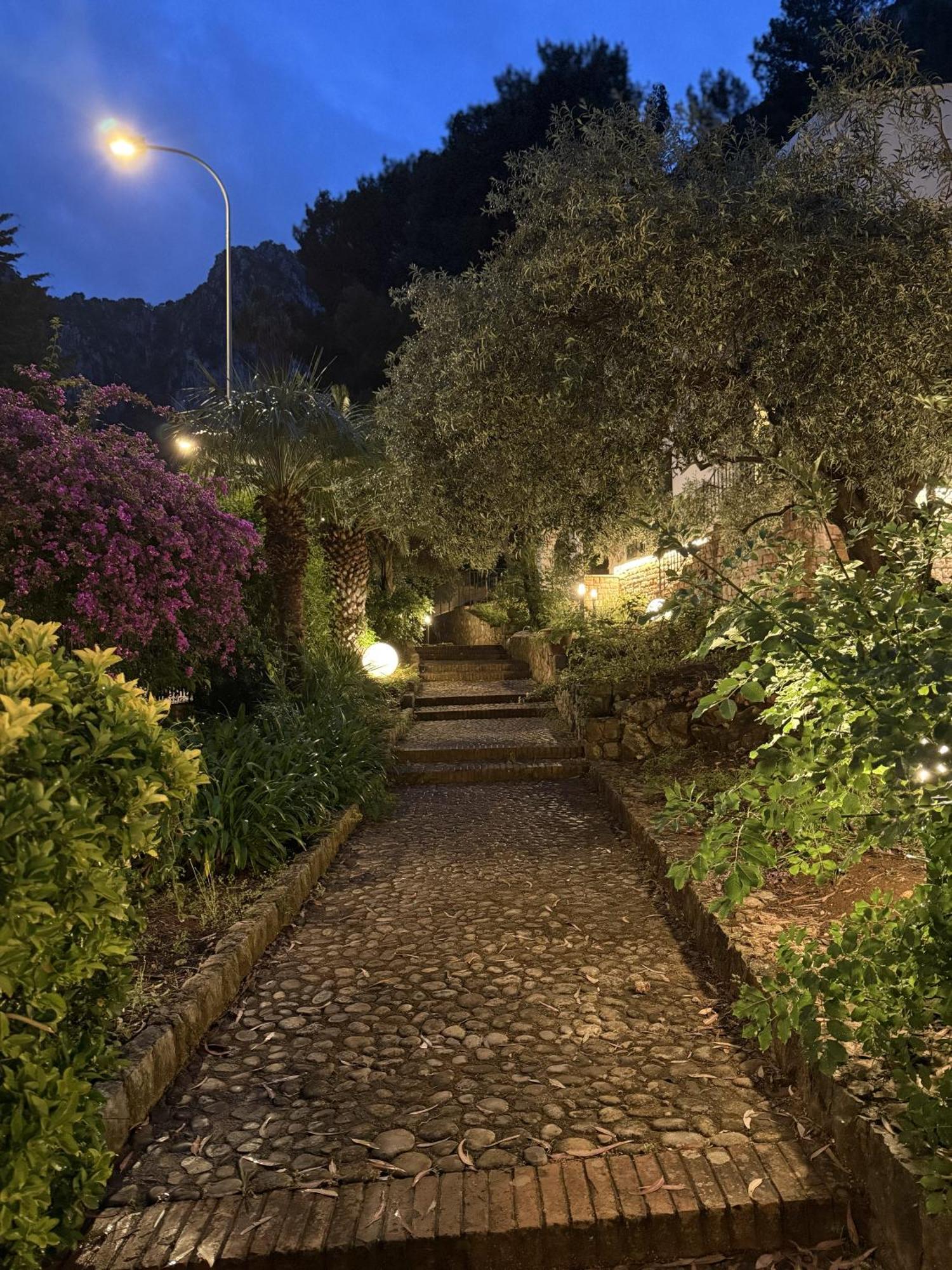 Villa Rubino Mondello - By Rentalbeb Italy Palermo Eksteriør billede